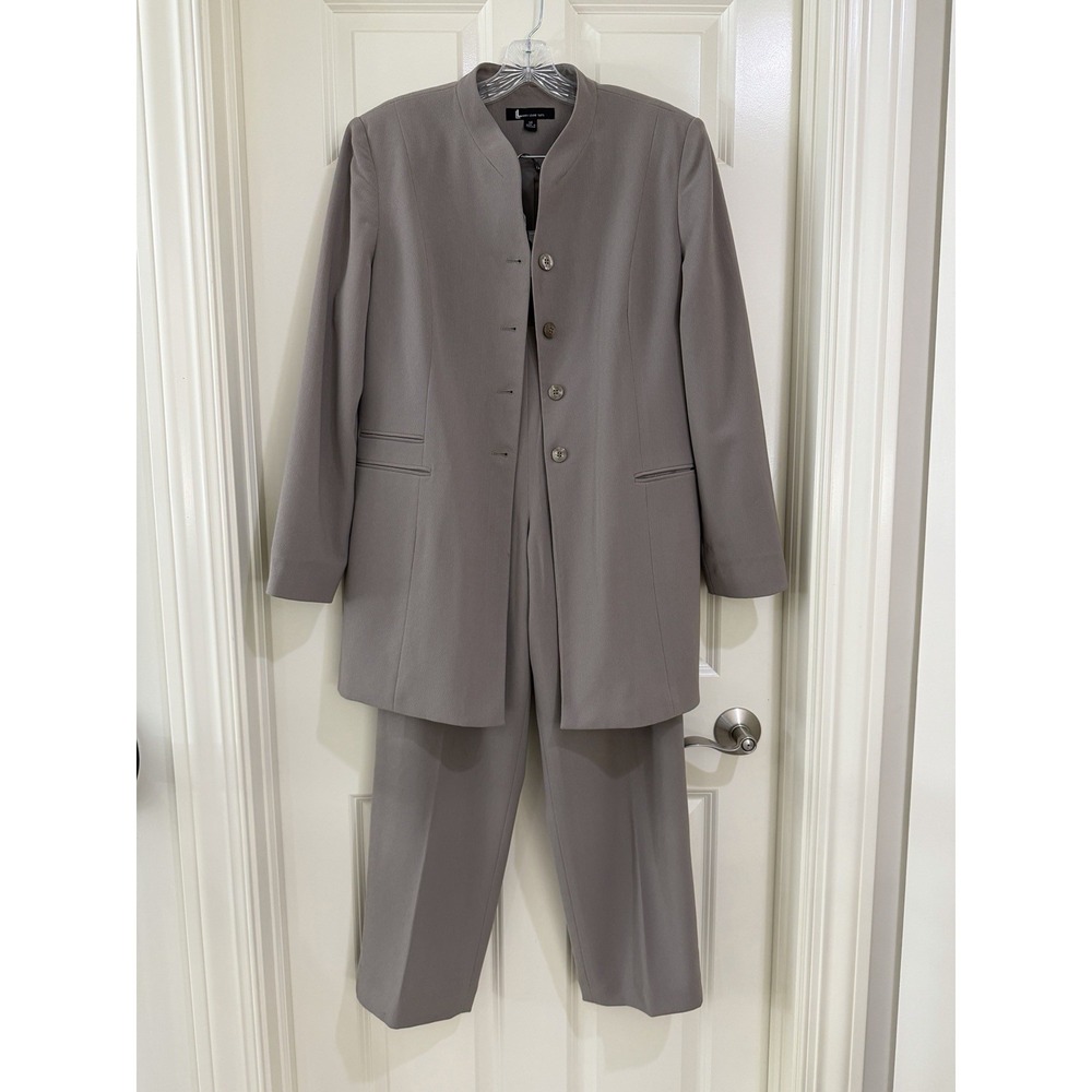 larry levine women 2- piece pants suits size 14